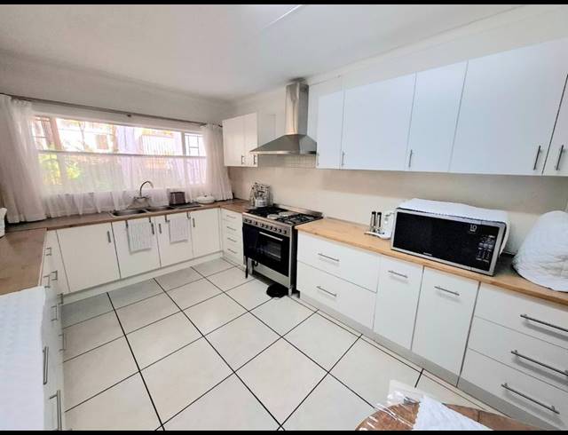 3 BEDROOM HOUSE FOR SALE IN NEWLANDS